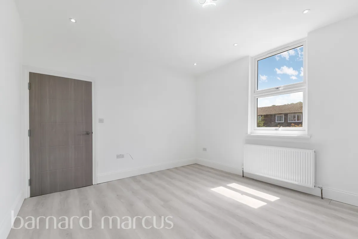 Flat Carshalton Road in Greater London