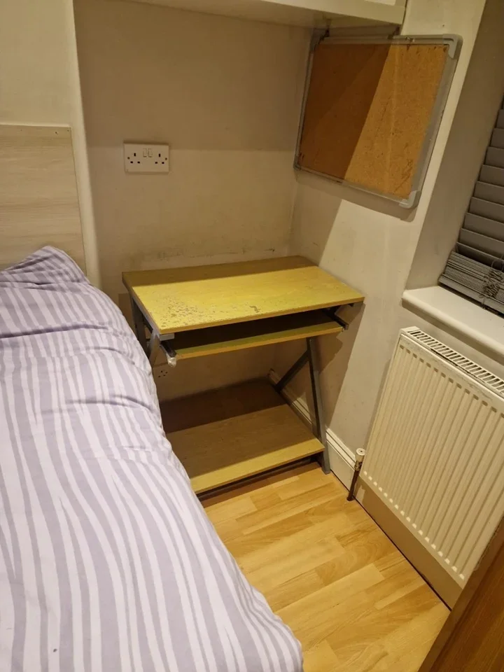 Room Fortescue Road in Greater London