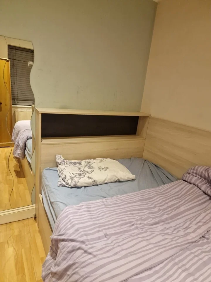 Room Fortescue Road in Greater London