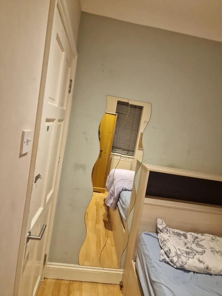 Room Fortescue Road in Greater London