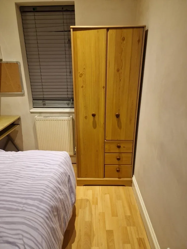 Room Fortescue Road in Greater London