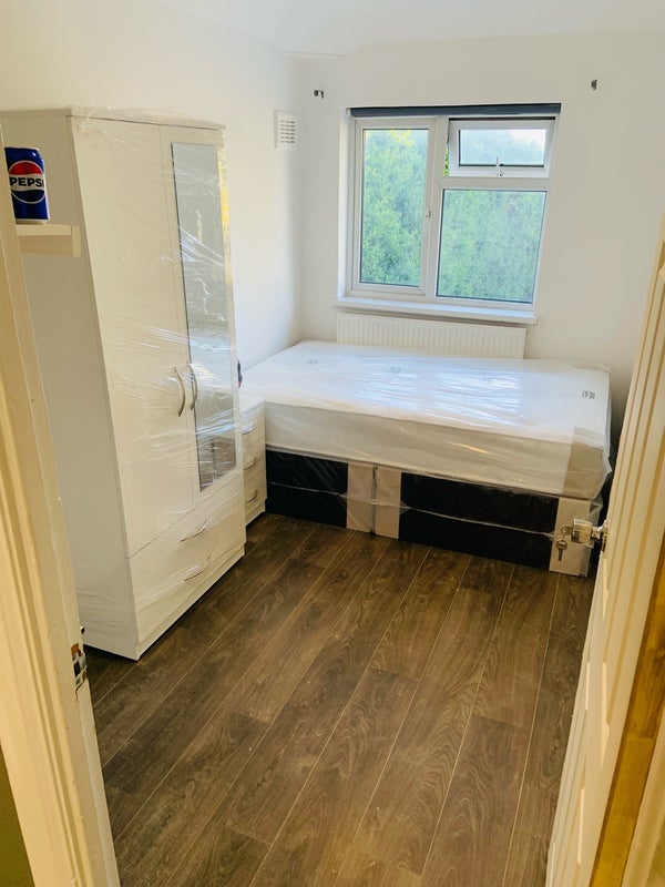 Room Hawthorn Road in Birmingham