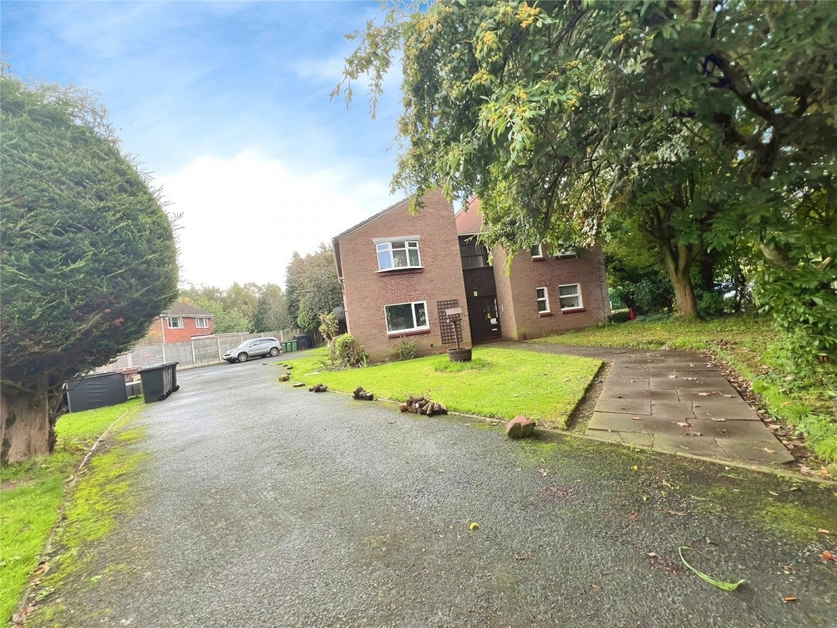 Flat Weyhill Close in Wolverhampton