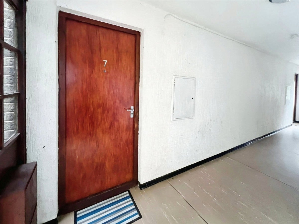 Flat Weyhill Close in Wolverhampton
