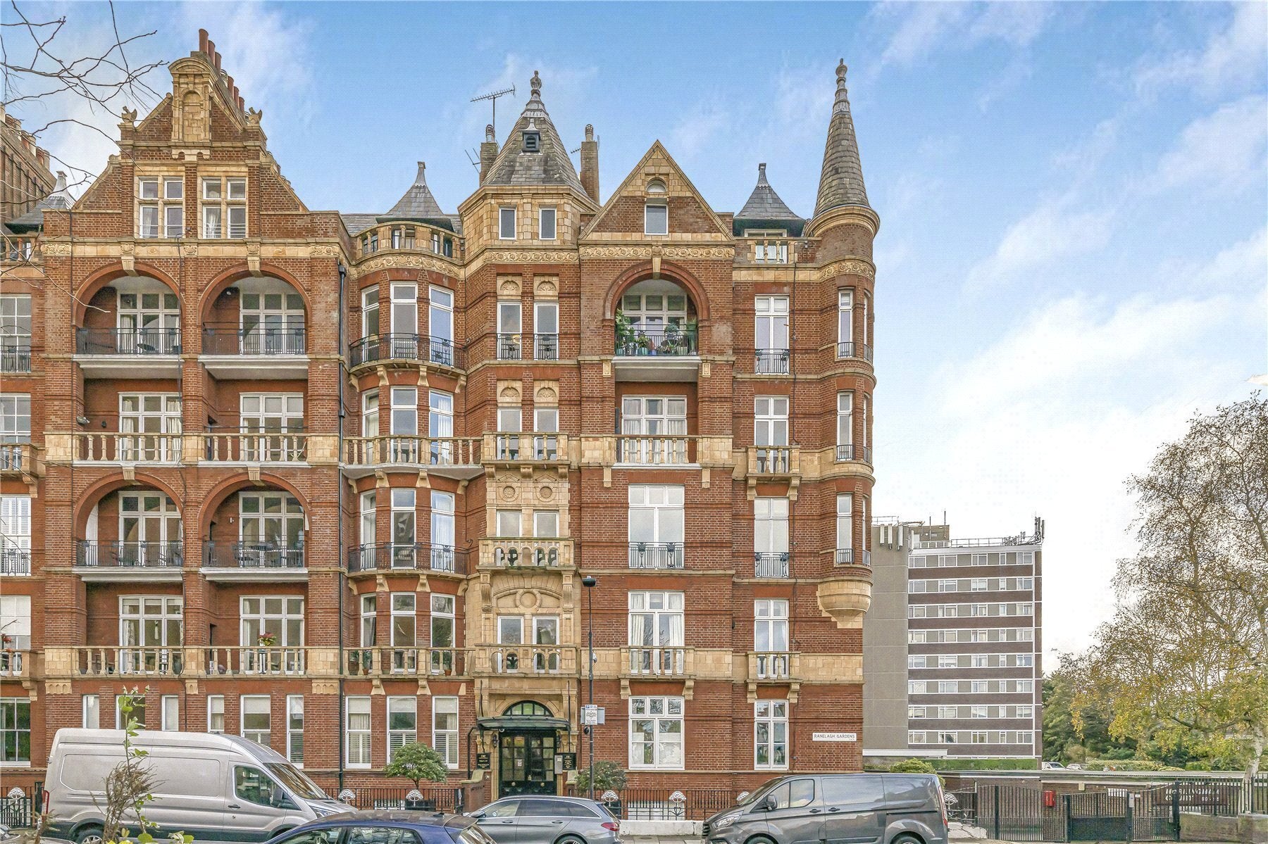 Flat Ranelagh Gardens in Greater London