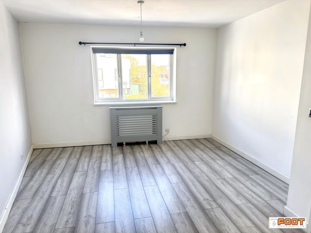 Flat South Road in Havant
