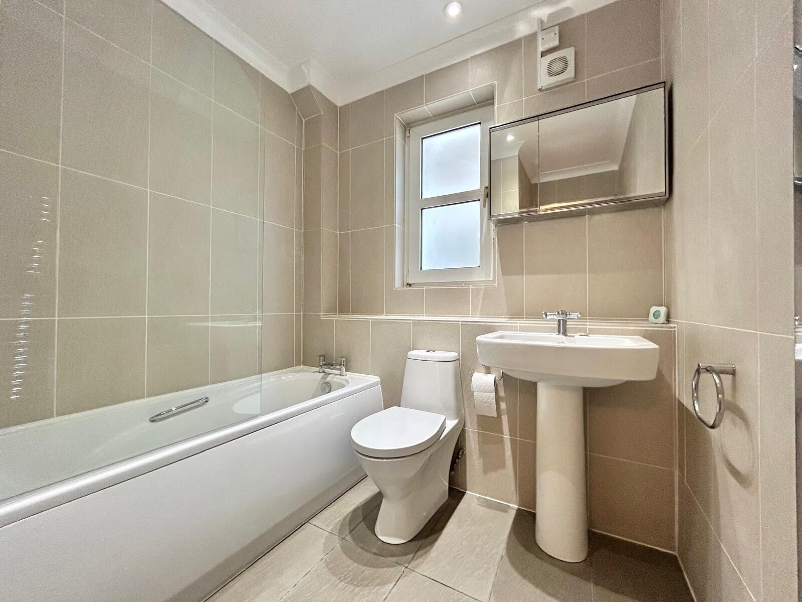 Flat Bishopstoke Road in Eastleigh