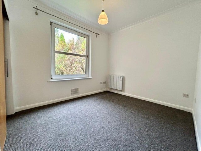 Flat Bishopstoke Road in Eastleigh
