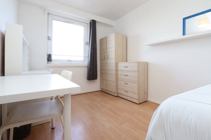 Room Mace Street in Greater London