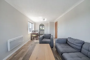 Flat Shelley Way in Greater London