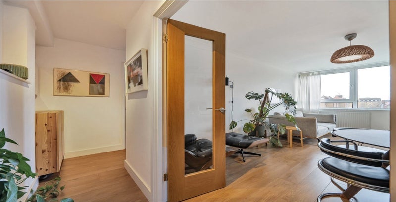 Room Ebley Close in Greater London