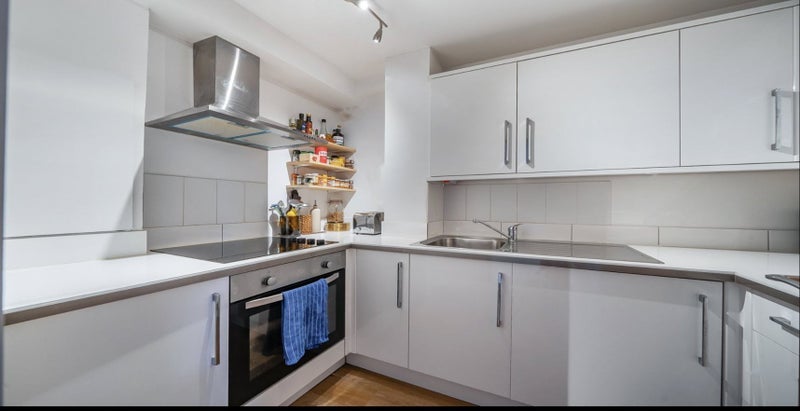 Room Ebley Close in Greater London