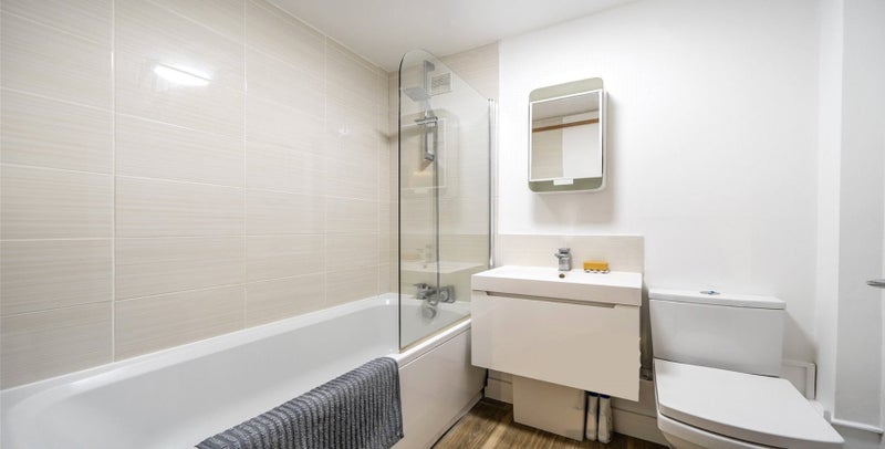 Room Ebley Close in Greater London