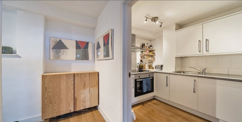 Room Ebley Close in Greater London
