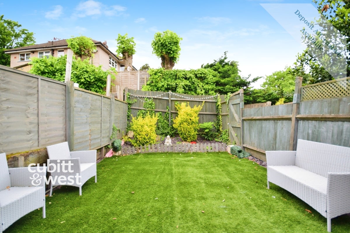 House Ashlyns in Basildon