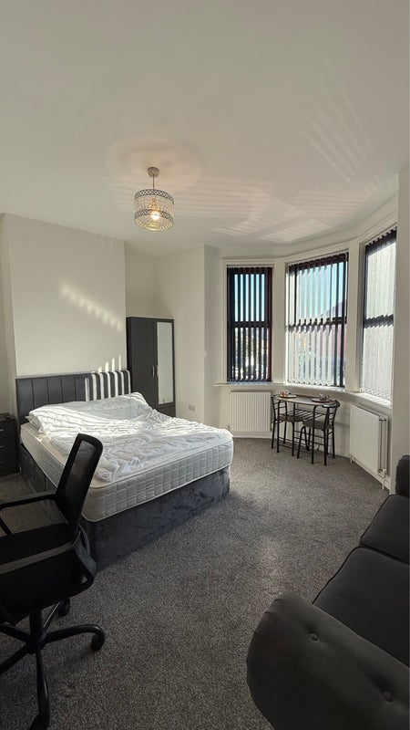 Room Claremont Road in Manchester