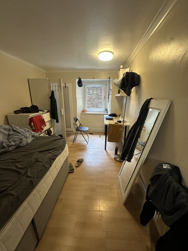 Room Argyle Street in Glasgow