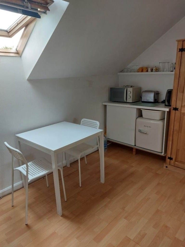 Room Crome Road in Greater London