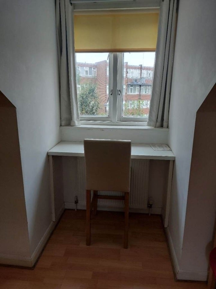 Room Crome Road in Greater London