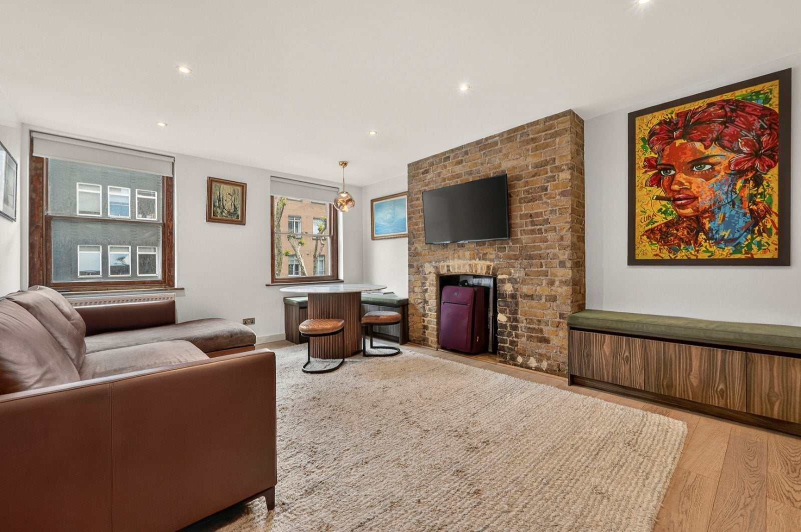 Flat Charlotte Street in Greater London