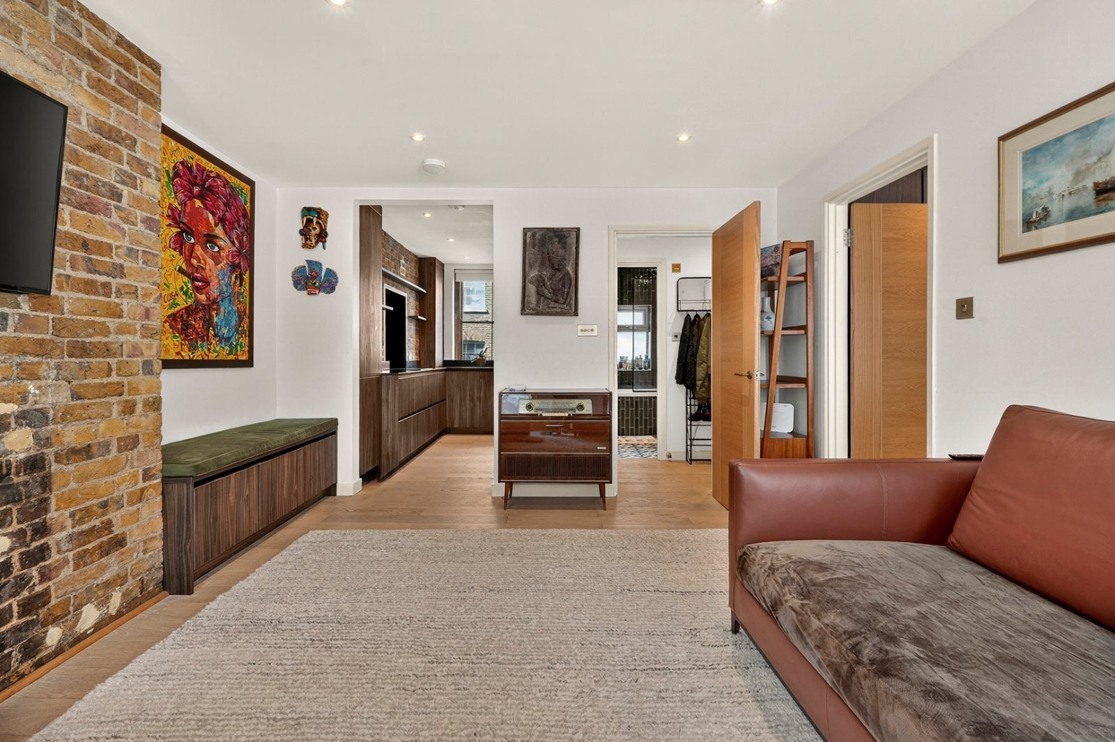 Flat Charlotte Street in Greater London