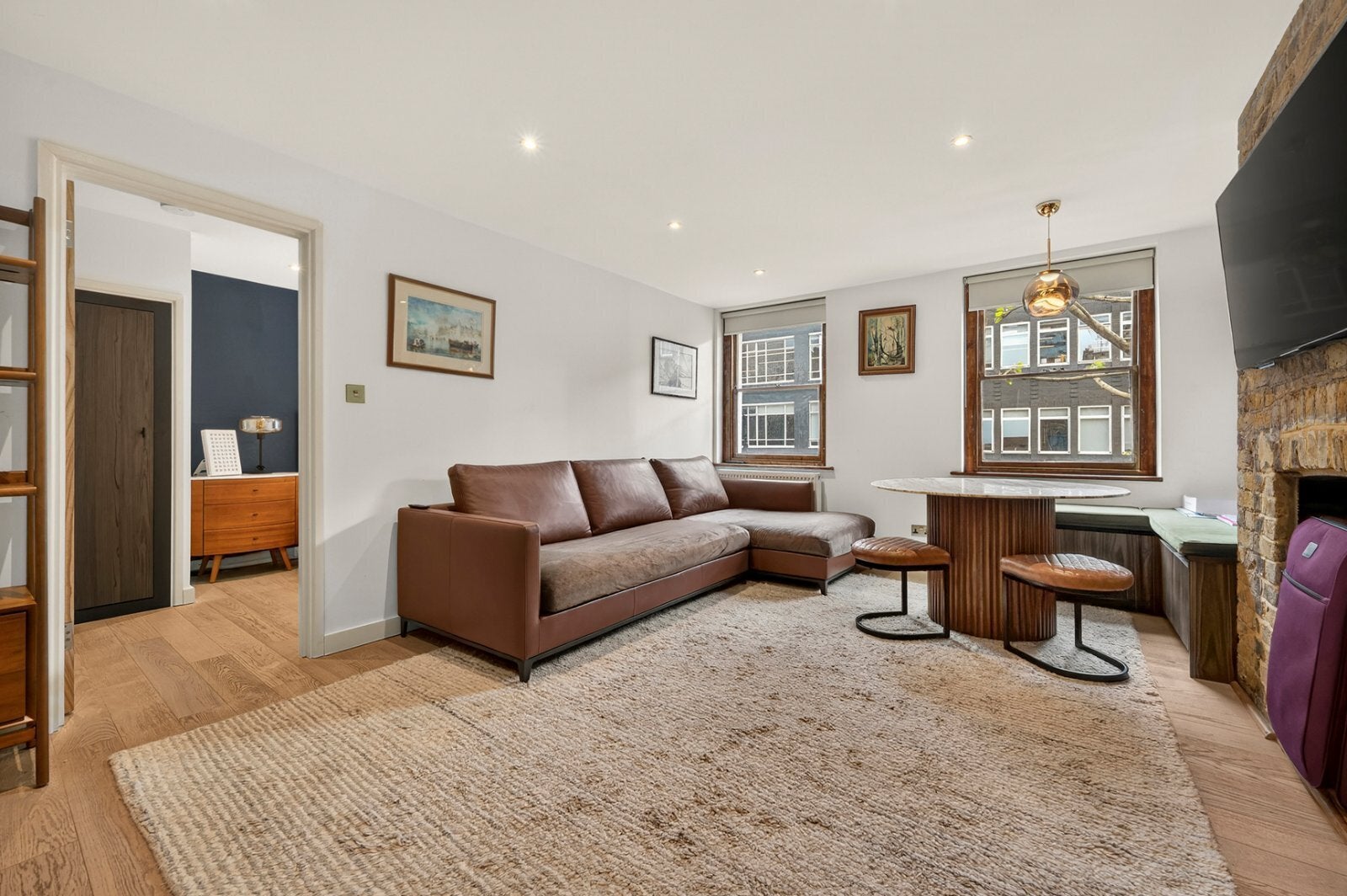 Flat Charlotte Street in Greater London
