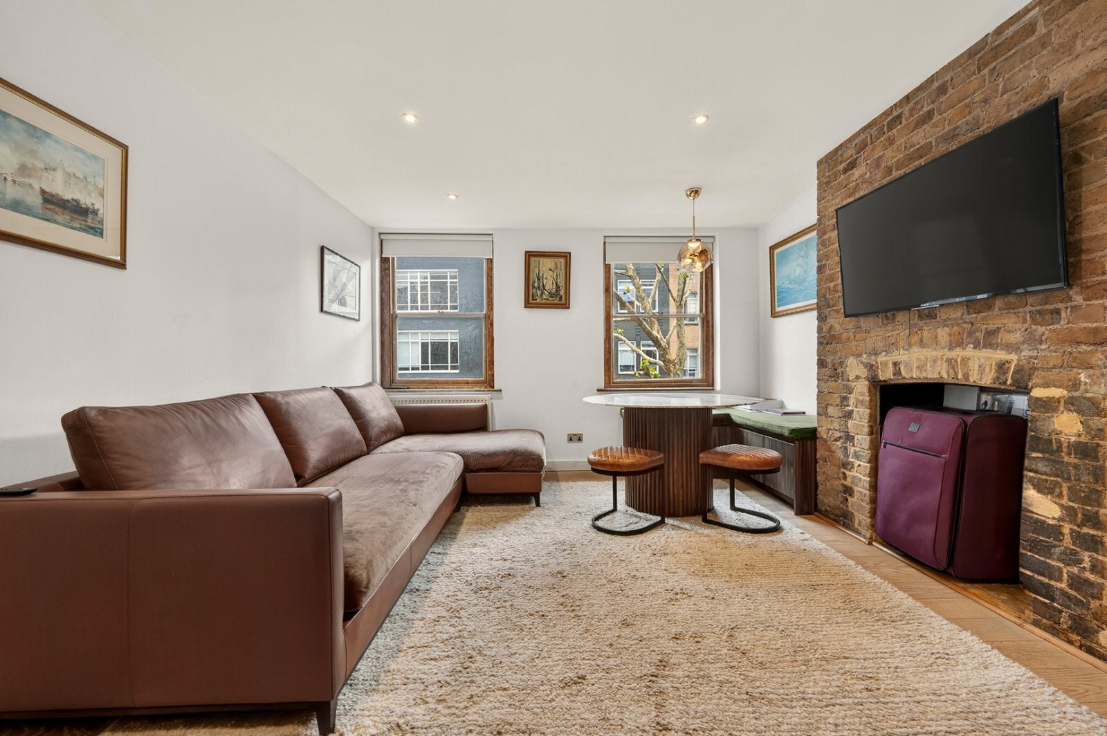 Flat Charlotte Street in Greater London