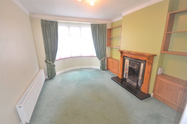 Flat Perkins Road in London Borough of Redbridge