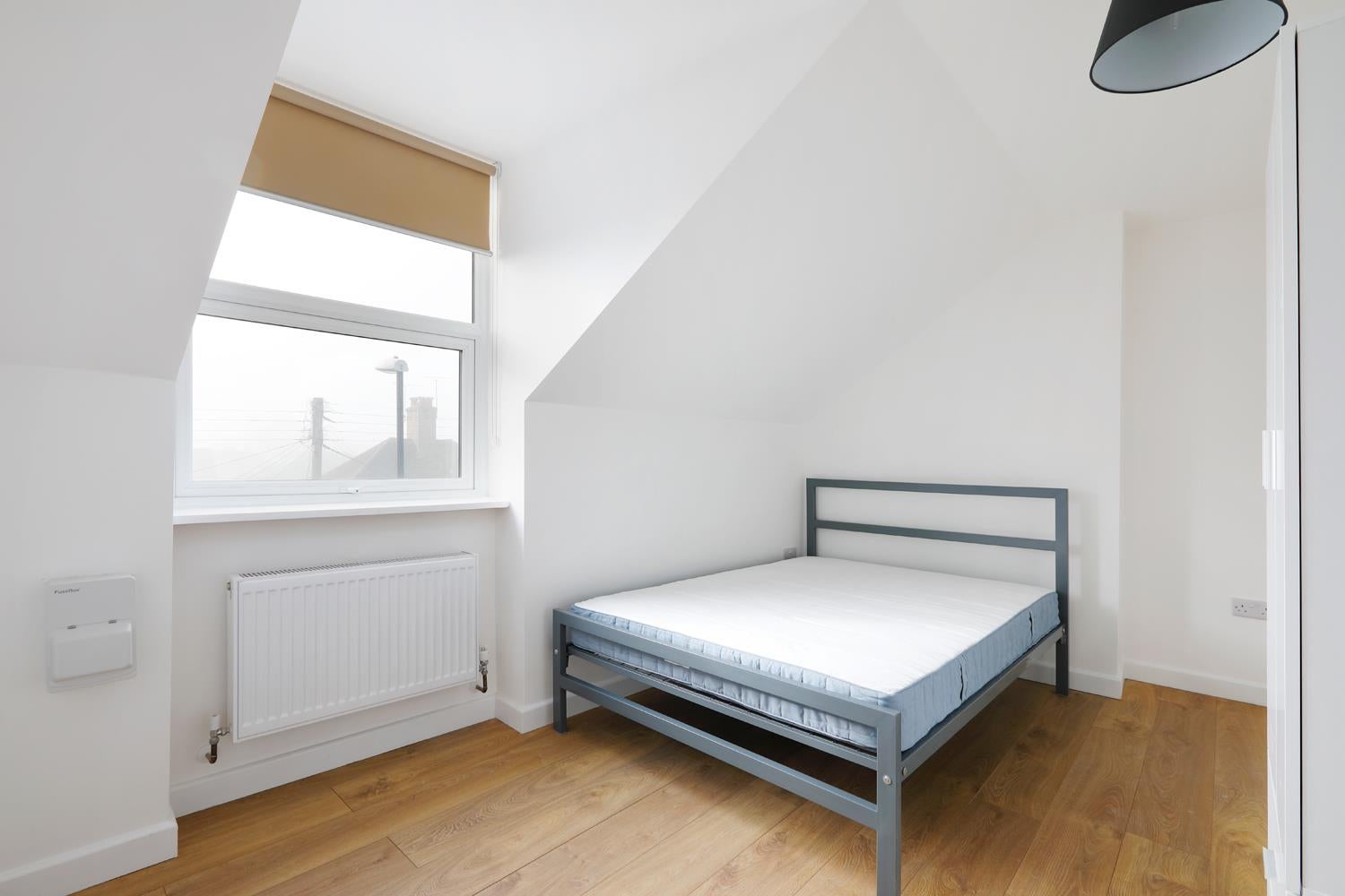 Room Royal George Road in Mid Sussex