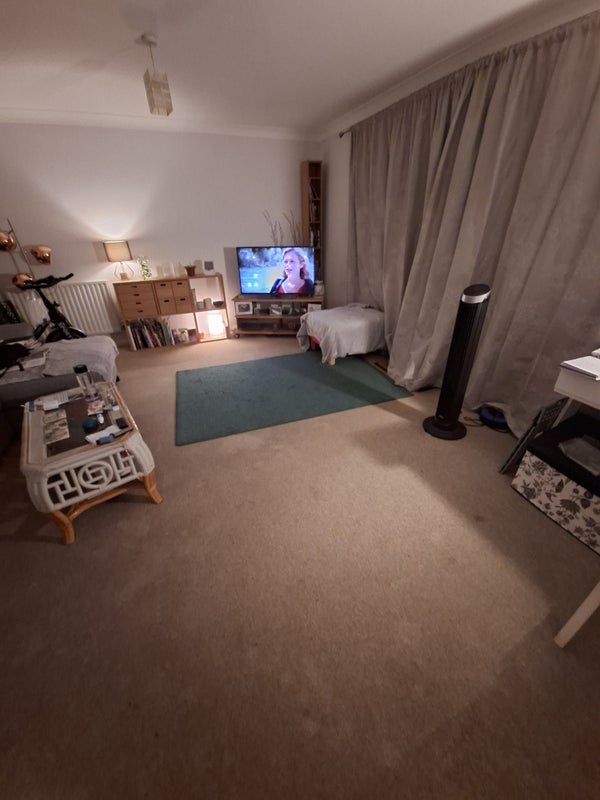Flat Ramsey Walk in Greater London