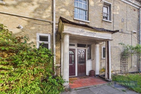 Flat Millbrook Road West in Southampton