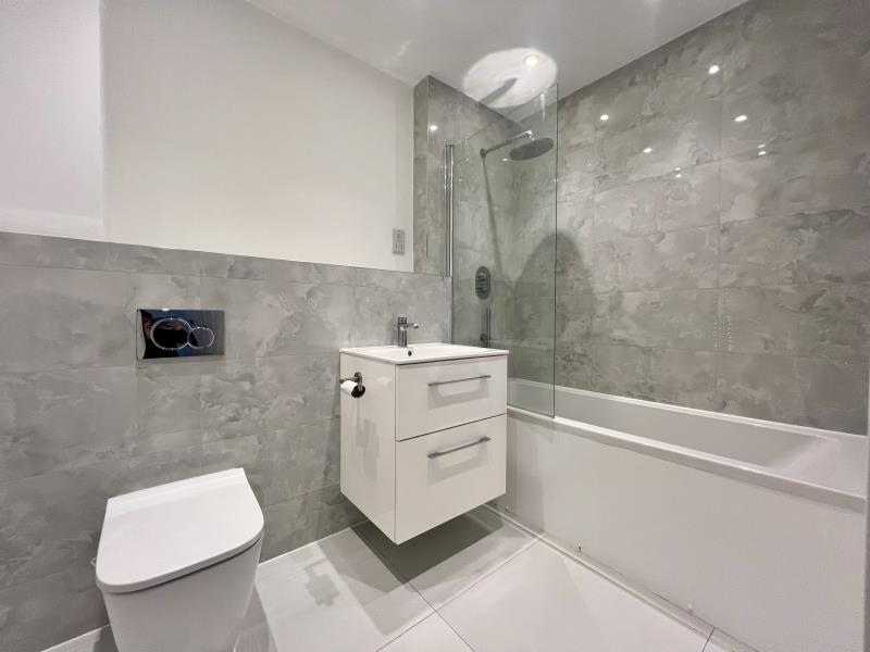 Flat Obelisk Way in Surrey Heath