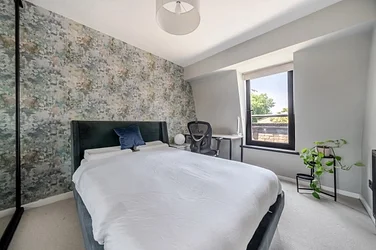 Flat Harbord Close in Greater London