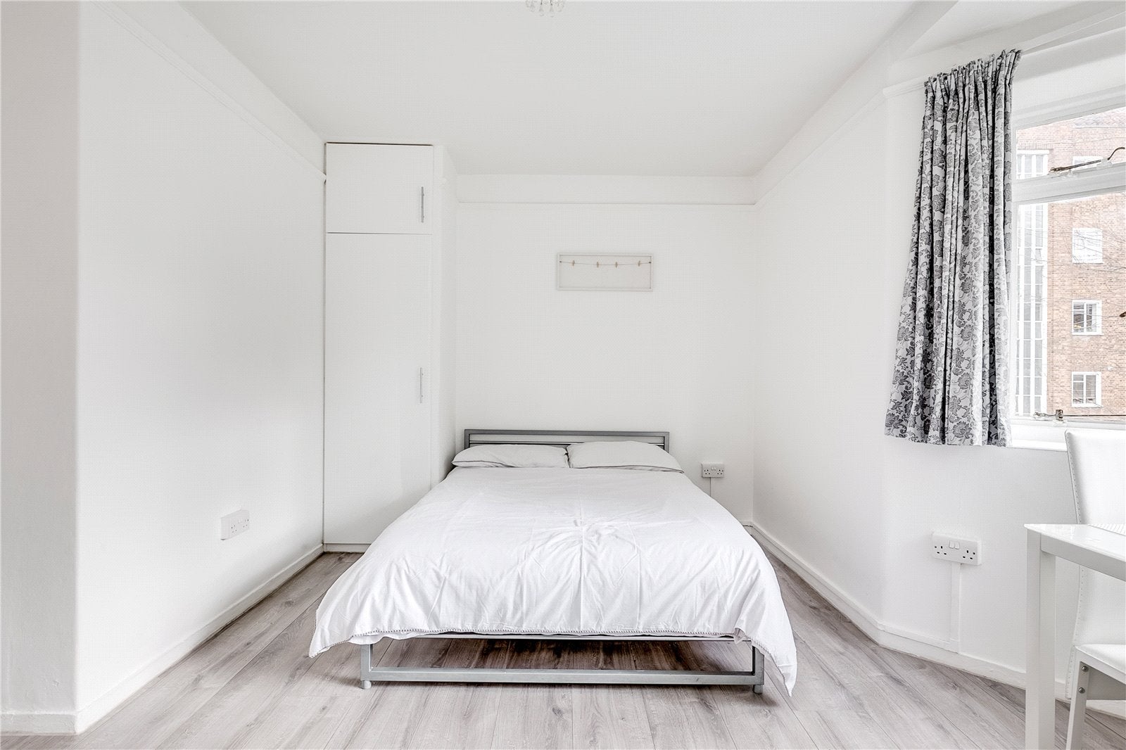 Flat Balham Hill in Greater London