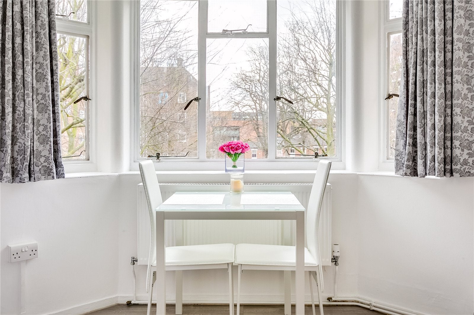Flat Balham Hill in Greater London