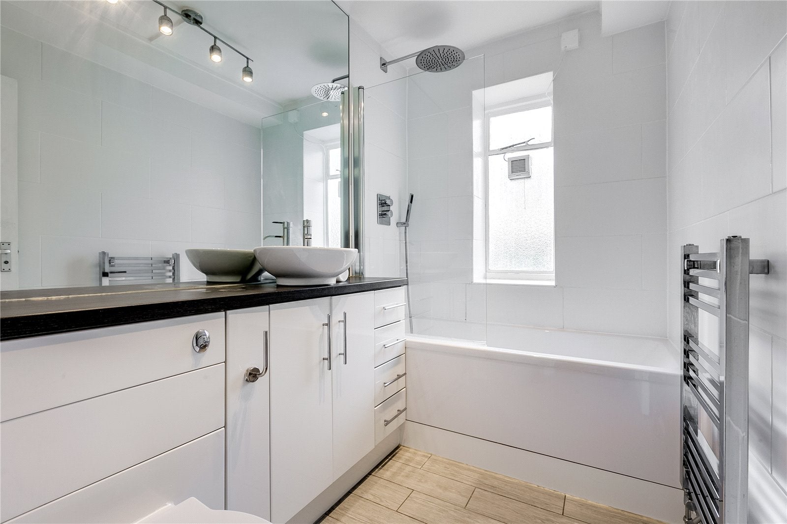 Flat Balham Hill in Greater London