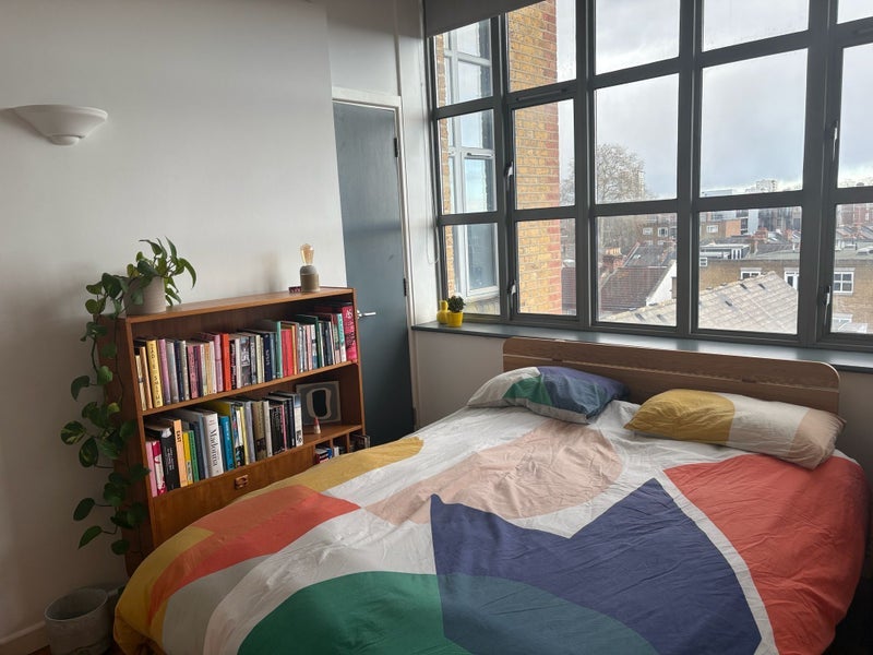Room Somerford Grove in Greater London