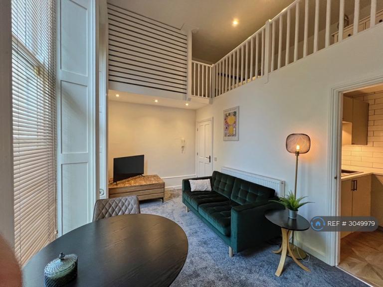 Flat Pittville Circus Road in Cheltenham