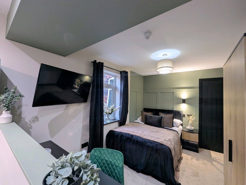 Room Birches Head Road in Stoke-on-Trent