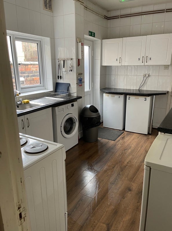 Room Murray Road in Rugby