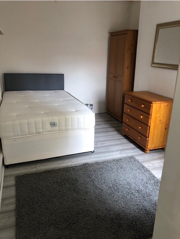 Room Murray Road in Rugby