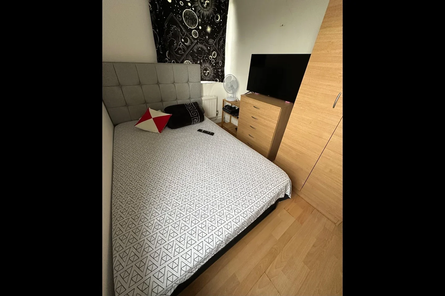 Room Madron Street in Greater London