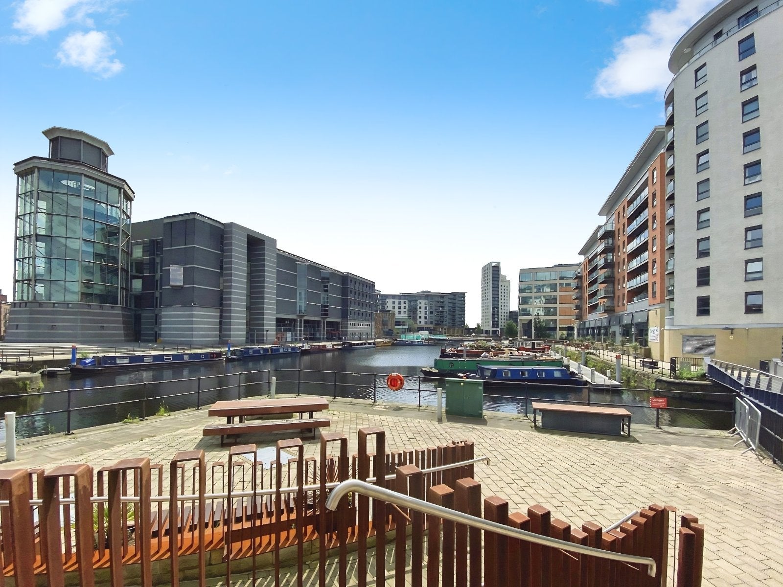Flat Armouries Drive in Leeds