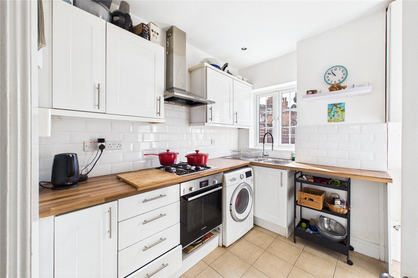 Flat Cricklade Avenue in Greater London