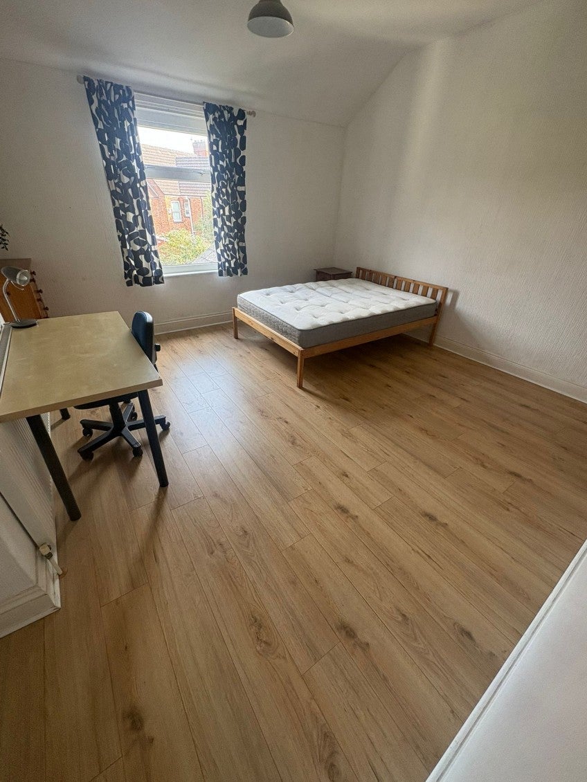 Room Gulson Road in Coventry