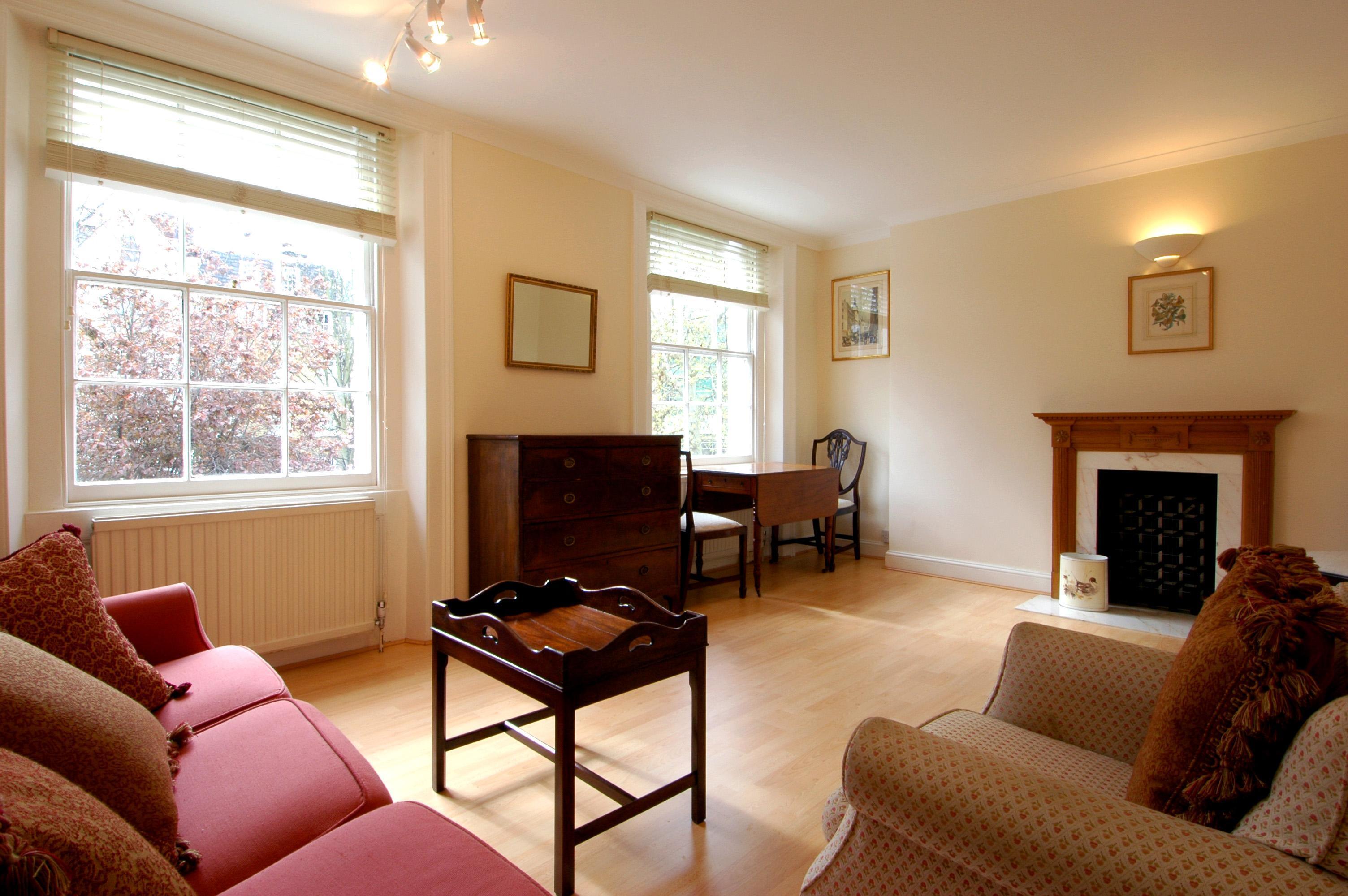 Flat Brompton Square in Greater London