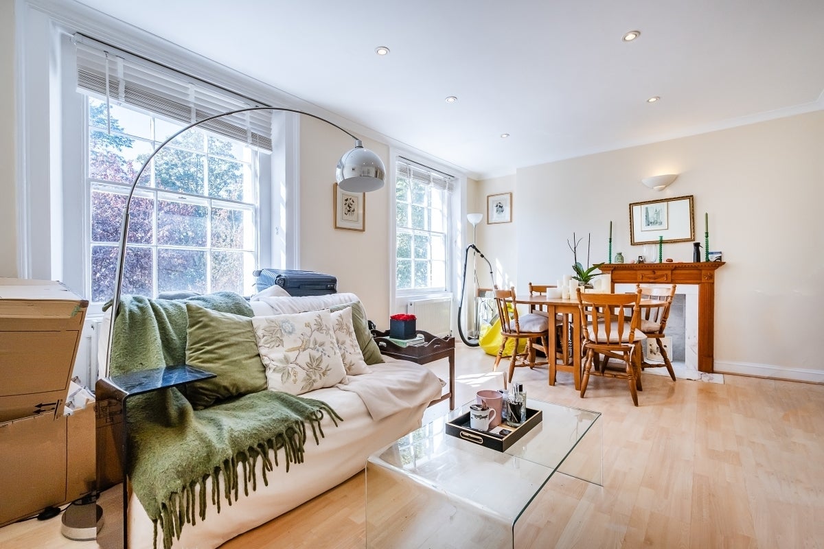 Flat Brompton Square in Greater London