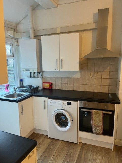 Room Brook Street in Luton