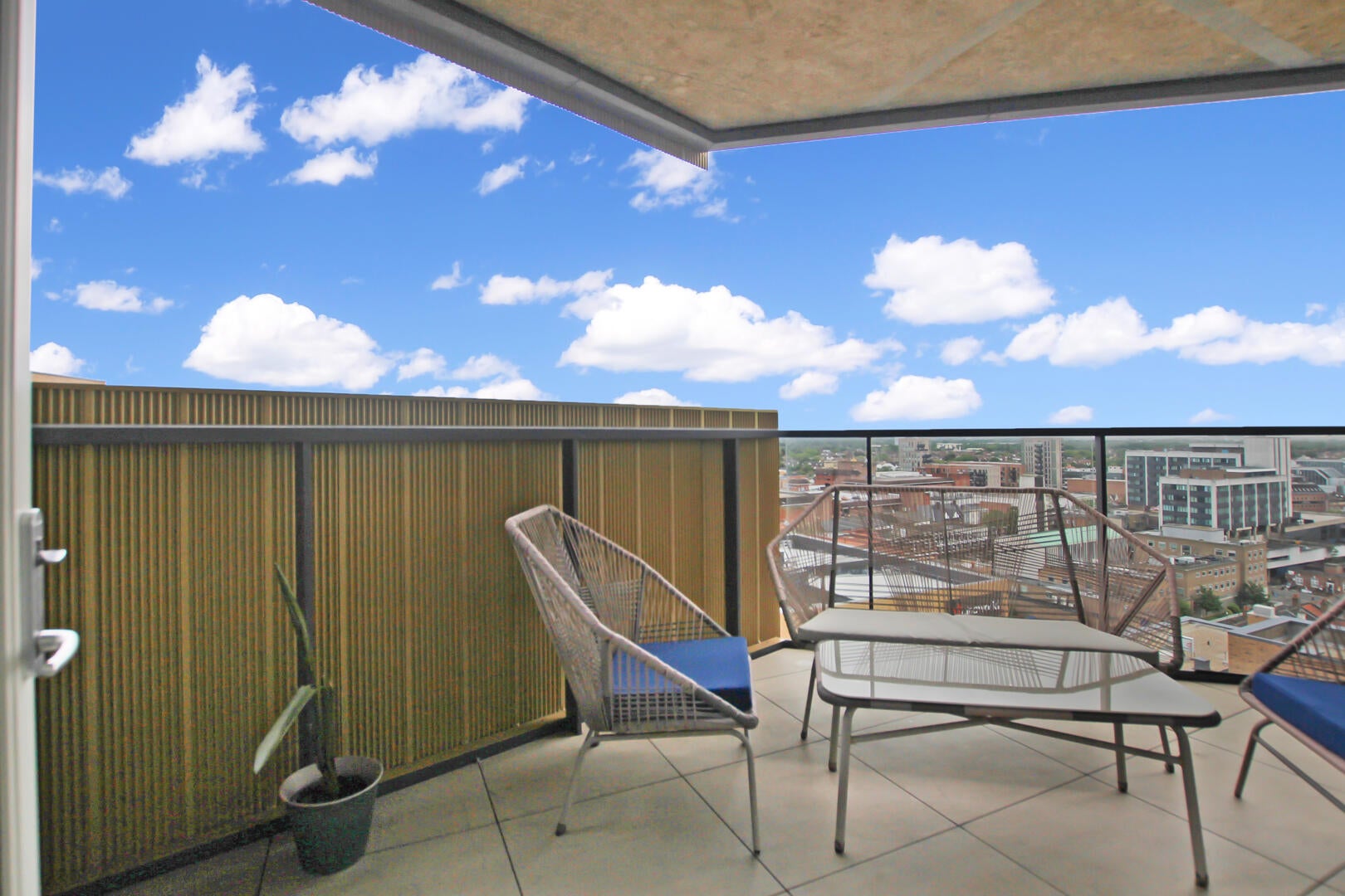 Flat Prince Regent Road in Greater London