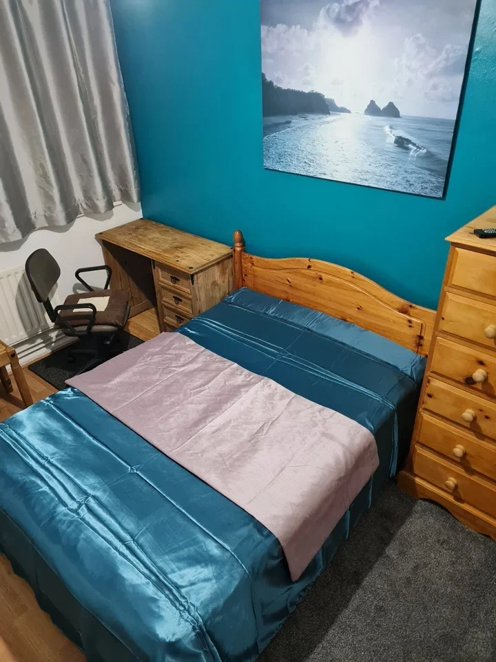 Room Tildesley Road in Greater London
